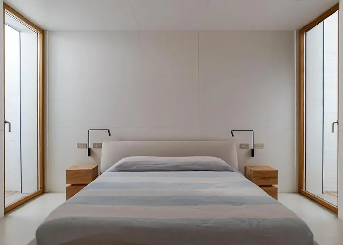 Monticello Vila Felegara